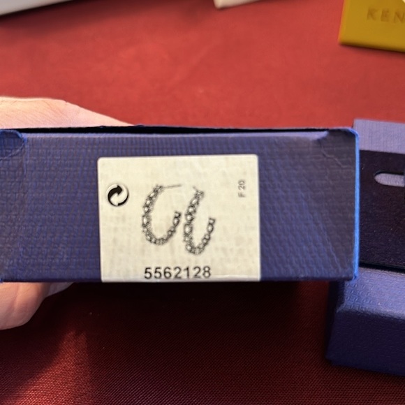 ✨NEW! Never used‼️New Auth Swarovski PE Hoop CZ silver hoop earrings✨price Firm - Picture 6 of 6